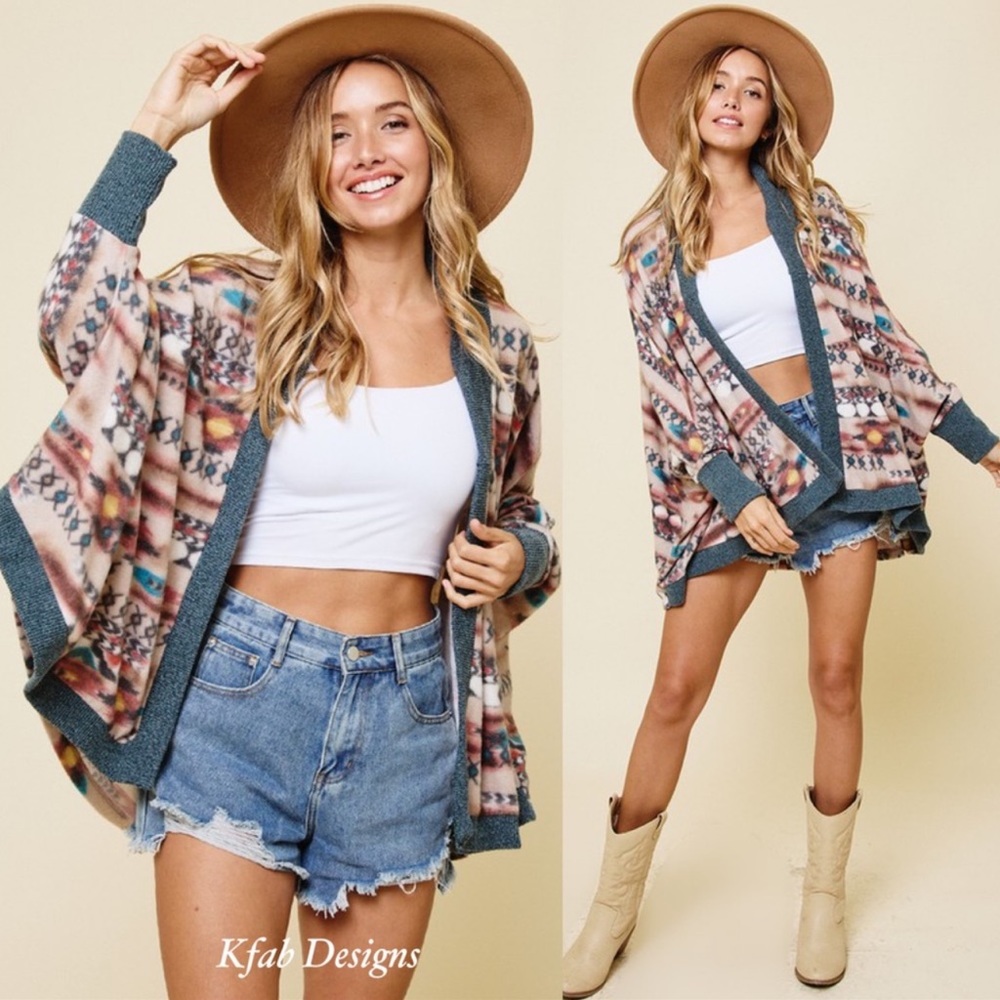 B31B💙🧡Gorgeous+ on trend open front olive contrast sleeve southwest print top